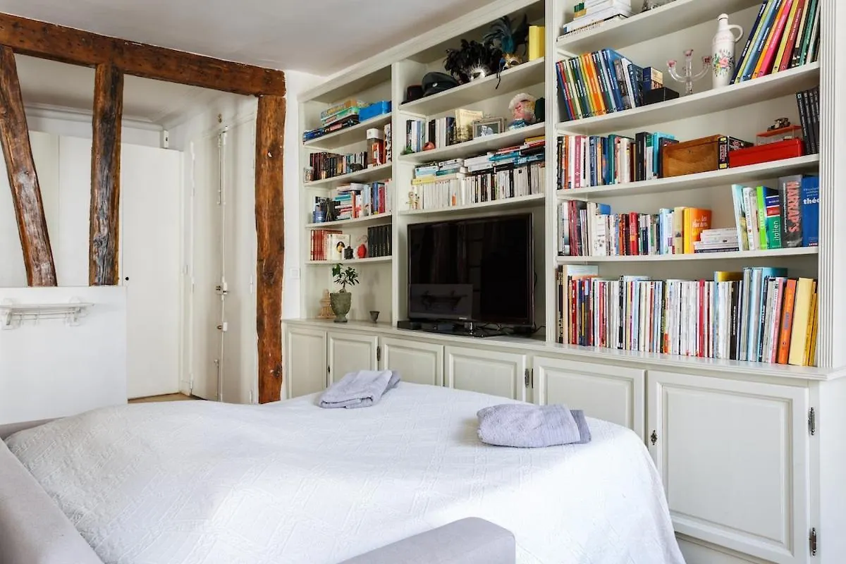 Mon Amour - Vrai Appartement Parisien - Paris Centre- Cosy Modern & Comfort - Free Travel Guide - Offre Speciale Famille - Special Offer 0*,  France