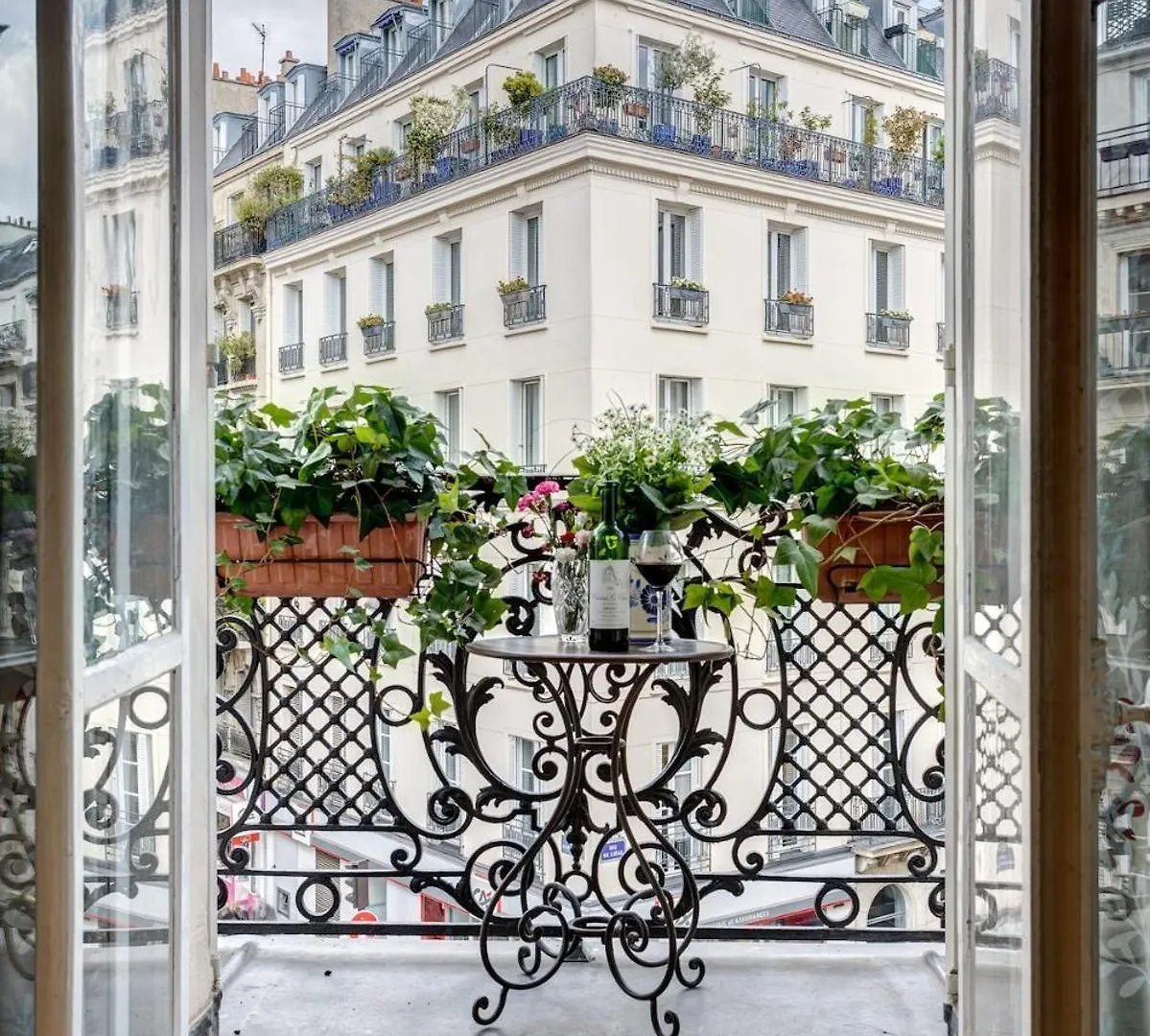 Apartment Mon Amour - Vrai Appartement Parisien - Paris Centre- Cosy Modern & Comfort - Free Travel Guide - Offre Speciale Famille - Special Offer France