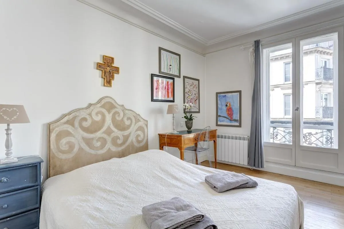Mon Amour - Vrai Appartement Parisien - Paris Centre- Cosy Modern & Comfort - Free Travel Guide - Offre Speciale Famille - Special Offer