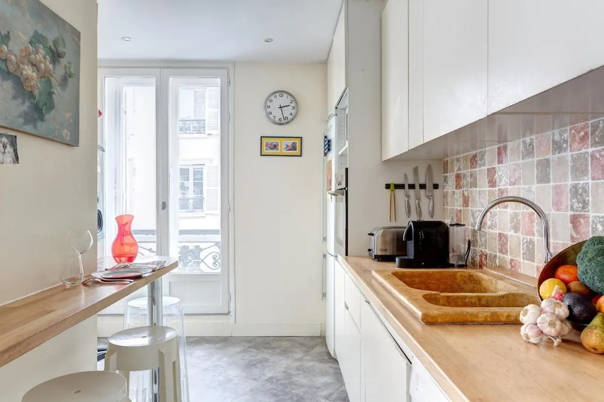 Family Apartment - Mon Amour - Close All You Need- Cosy Modern & Comfort - Free Paris Travel Guide