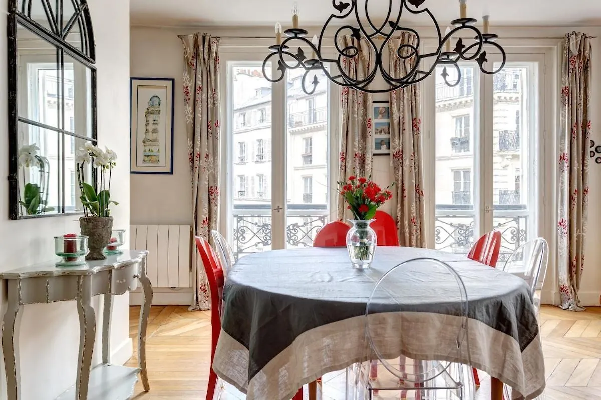 Mon Amour - Vrai Appartement Parisien - Paris Centre- Cosy Modern & Comfort - Free Travel Guide - Offre Speciale Famille - Special Offer 0*,  France