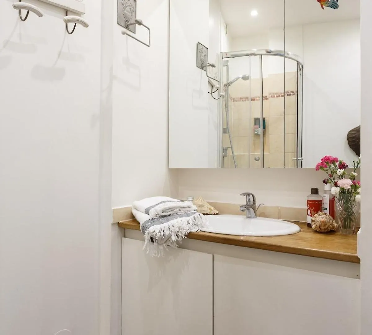 Apartment Mon Amour - Vrai Appartement Parisien - Paris Centre- Cosy Modern & Comfort - Free Travel Guide - Offre Speciale Famille - Special Offer