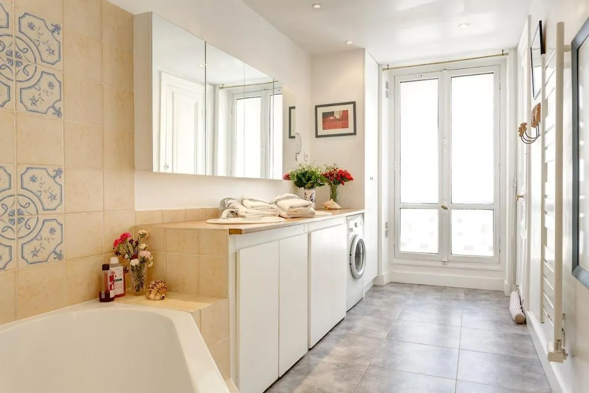 Mon Amour - Vrai Appartement Parisien - Paris Centre- Cosy Modern & Comfort - Free Travel Guide - Offre Speciale Famille - Special Offer Apartment