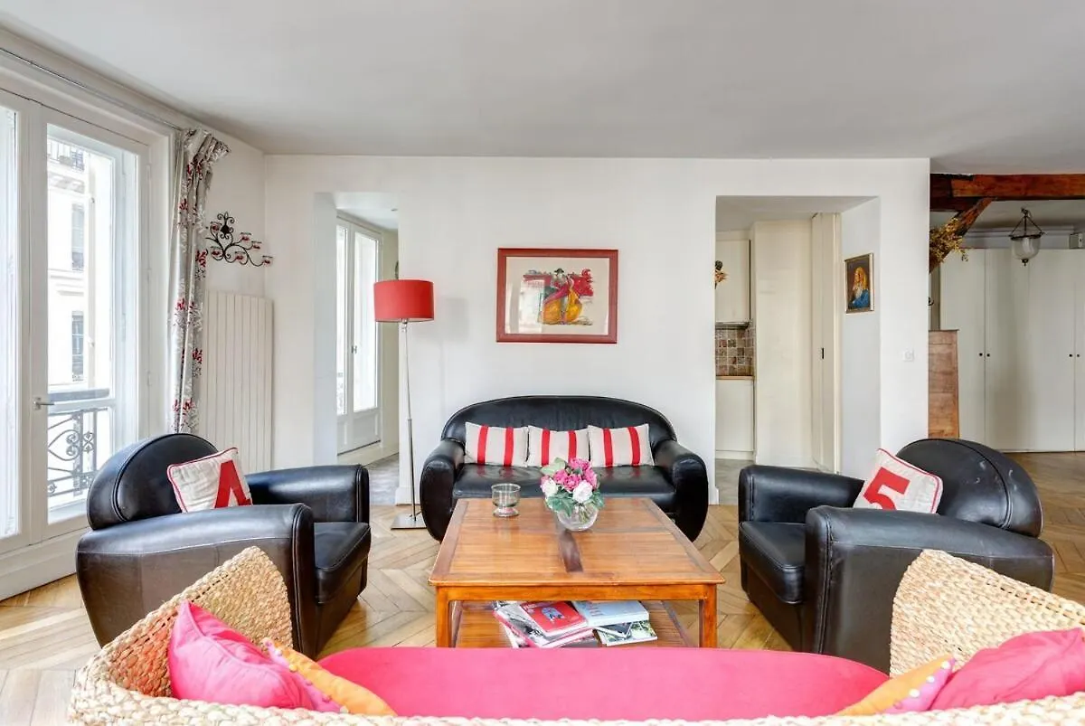 Family Apartment - Mon Amour - Close All You Need- Cosy Modern & Comfort - Free Paris Travel Guide 0*,  France